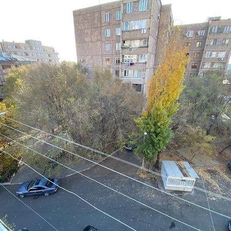 יירבאן Large Cozy Apartment On Beginning Of Komitas Ave מראה חיצוני תמונה