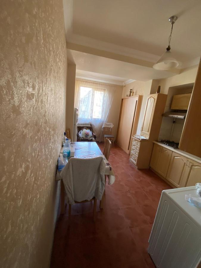 יירבאן Large Cozy Apartment On Beginning Of Komitas Ave מראה חיצוני תמונה