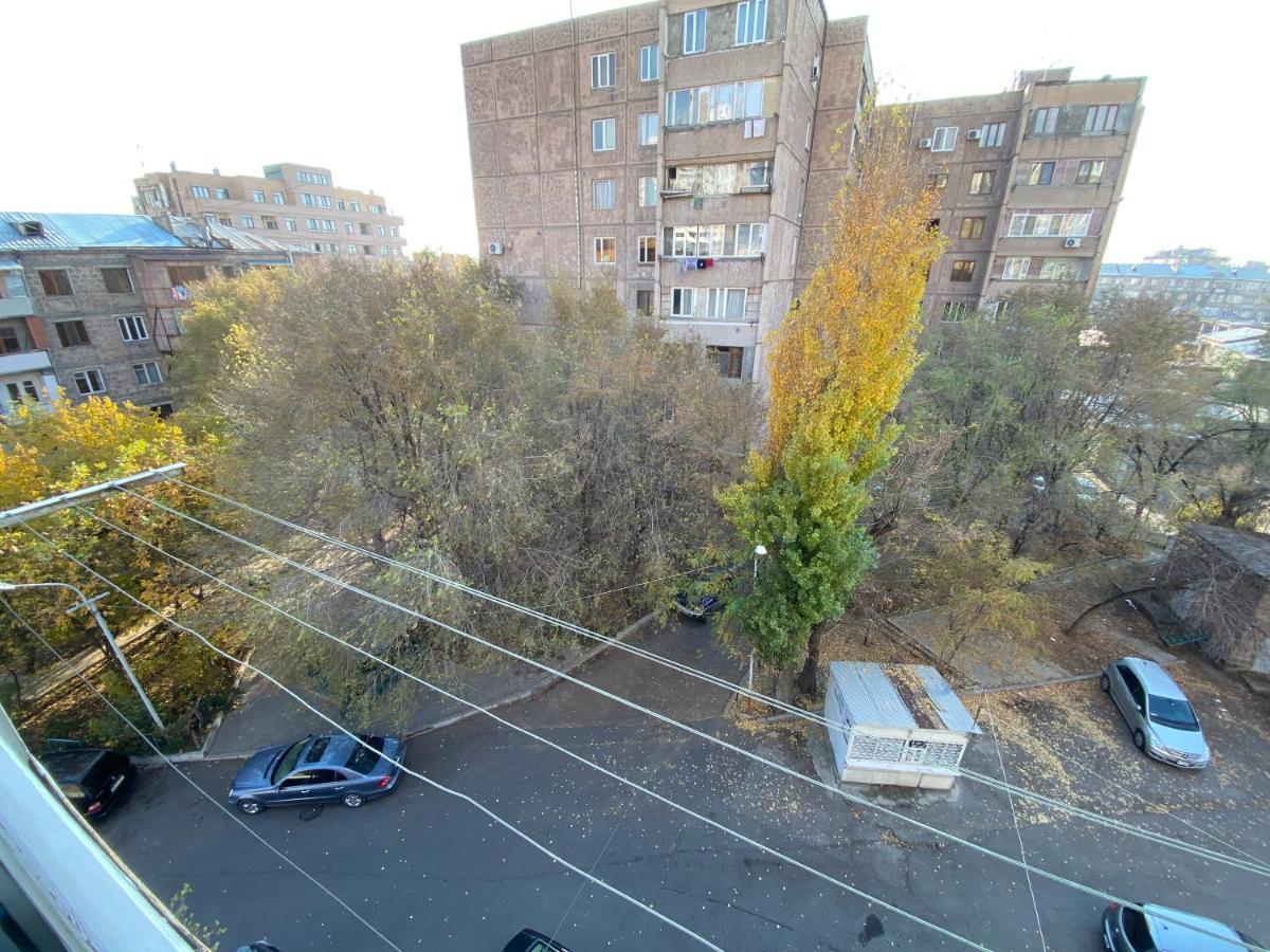 יירבאן Large Cozy Apartment On Beginning Of Komitas Ave מראה חיצוני תמונה
