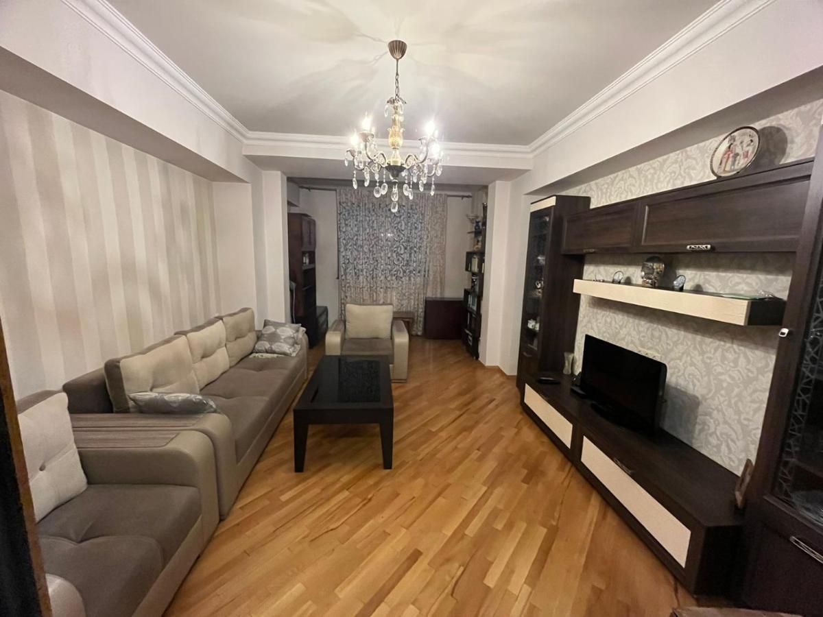יירבאן Large Cozy Apartment On Beginning Of Komitas Ave מראה חיצוני תמונה