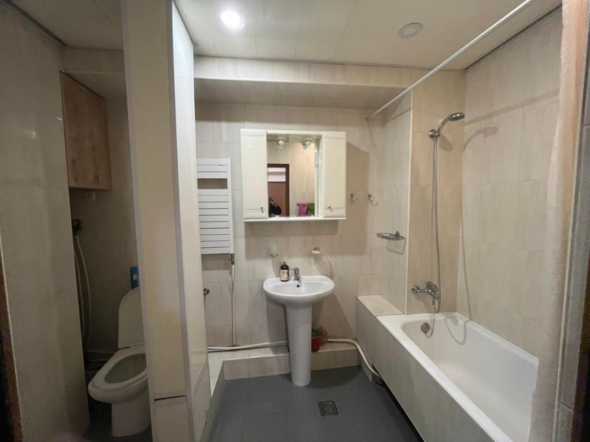 יירבאן Large Cozy Apartment On Beginning Of Komitas Ave מראה חיצוני תמונה