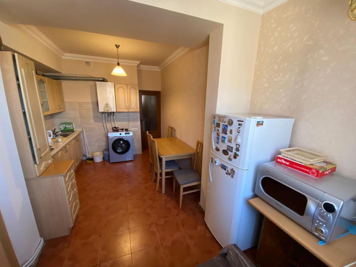 יירבאן Large Cozy Apartment On Beginning Of Komitas Ave מראה חיצוני תמונה